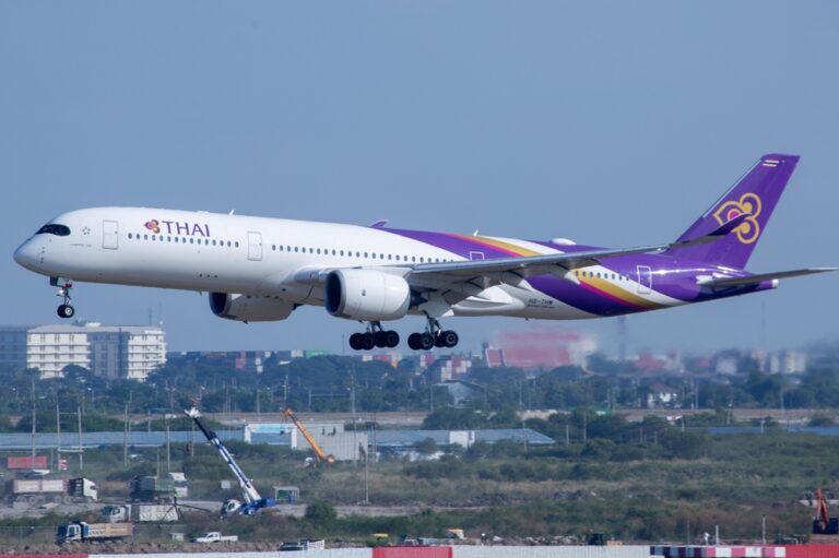 Bangkok,Thailand,6,Dec,2023:,Thai,Airways,Airbus,A350-900xwb,Hs-thm